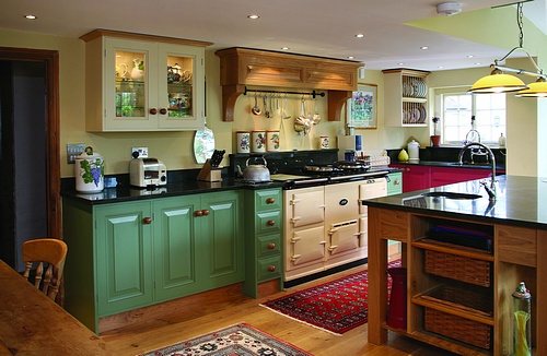 Solid Paintd Tulip with Natural Oak Island.